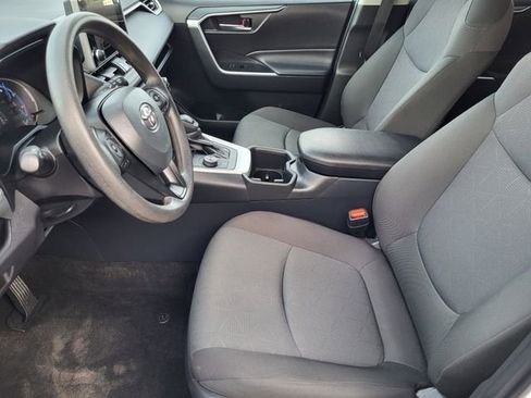 Used 2025 Toyota RAV4 XLE image 17