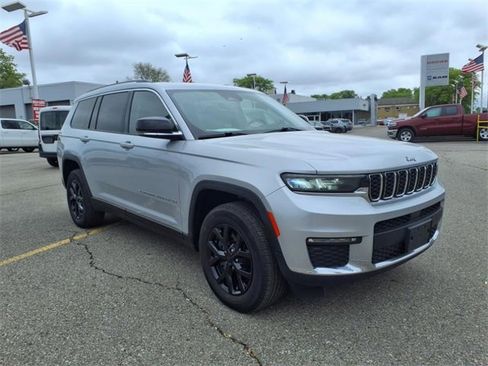 Used 2021 Jeep Grand Cherokee L Limited image 3