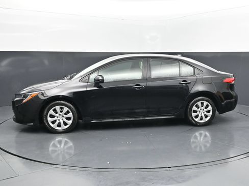 Used 2026 Toyota Corolla LE FWD image 2