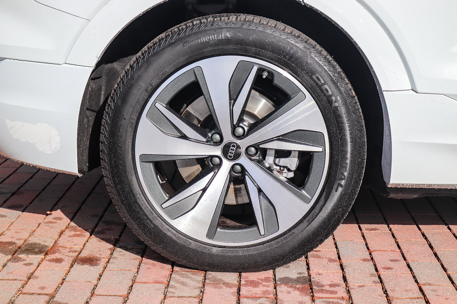 Used 2024 Audi Q8 e-tron Premium Plus AWD/4WD image 10