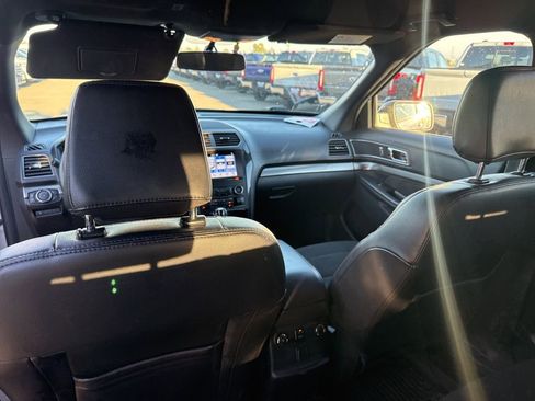 Used 2019 Ford Explorer XLT w/ Equipment Group 202A image 11