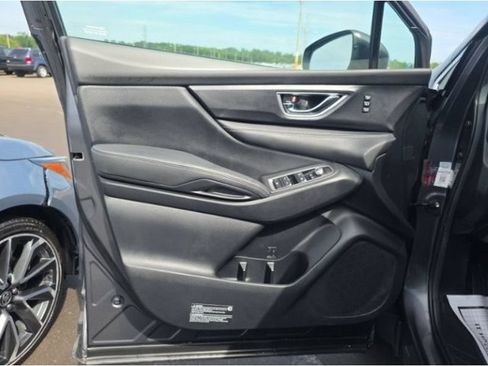 Used 2024 Subaru Ascent Limited AWD/4WD image 9