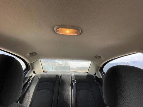 Used 2006 Dodge Stratus SXT image 32