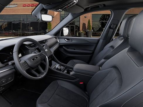 New 2025 Jeep Grand Cherokee L Altitude image 22