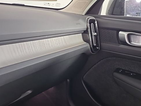 Certified 2026 Volvo XC40 B5 Plus AWD/4WD image 23