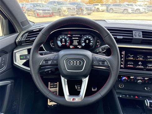 Certified 2025 Audi Q3 2.0T Premium Plus w/ Premium Plus Package image 14