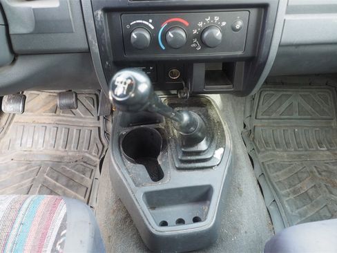 Used 2006 Dodge Dakota ST image 11