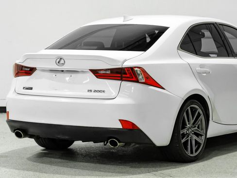 Used 2016 Lexus IS 200t w/ F Sport Package RWD image 12