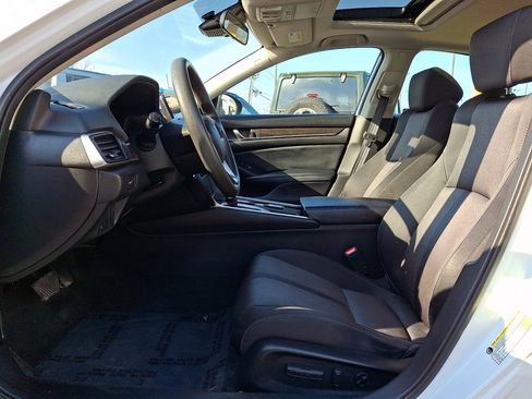 Used 2018 Honda Accord EX image 18