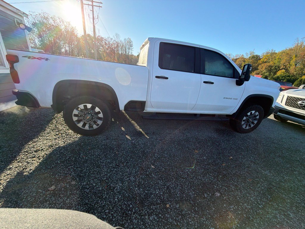Used 2025 Chevrolet Silverado 2500 Custom w/ Custom Value Package AWD/4WD image 8