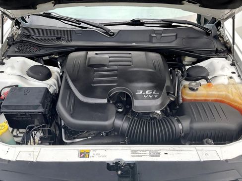 Used 2014 Dodge Challenger SXT RWD image 28