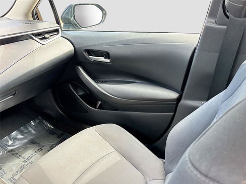 Used 2021 Toyota Corolla LE FWD image 22
