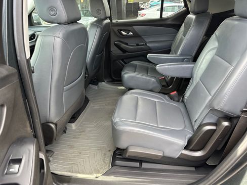 Used 2021 Chevrolet Traverse LT w/ LPO, 'HIT The Road' Package AWD/4WD image 20