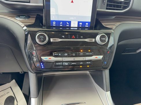 Certified 2023 Ford Explorer Limited w/ Limited Technology Package RWD image 23