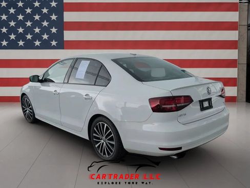 Used 2016 Volkswagen Jetta Sport FWD image 4