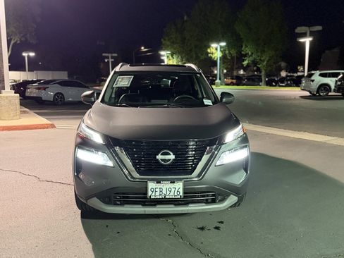 Used 2023 Nissan Rogue SV w/ SV Premium B Package image 2