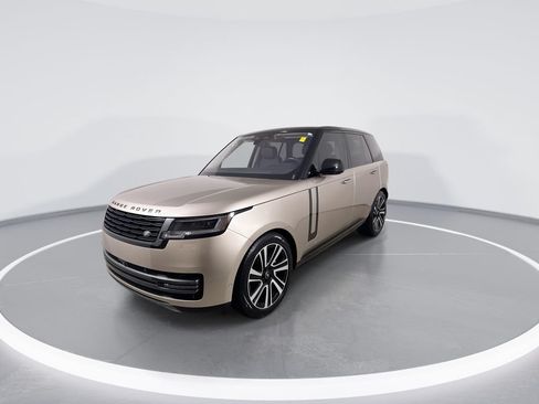 Used 2023 Land Rover Range Rover SE AWD/4WD image 4