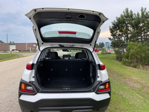 Used 2018 Hyundai Kona SE FWD image 14