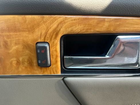 Used 2013 Lincoln MKX AWD image 26