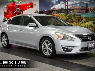 Used 2013 Nissan Altima 2.5 SL w/ Technology Pkg