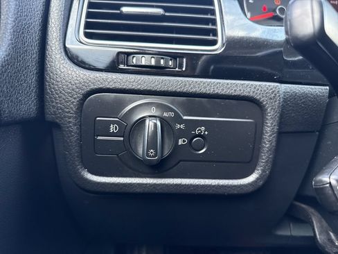 Used 2014 Volkswagen Touareg Sport AWD/4WD image 23