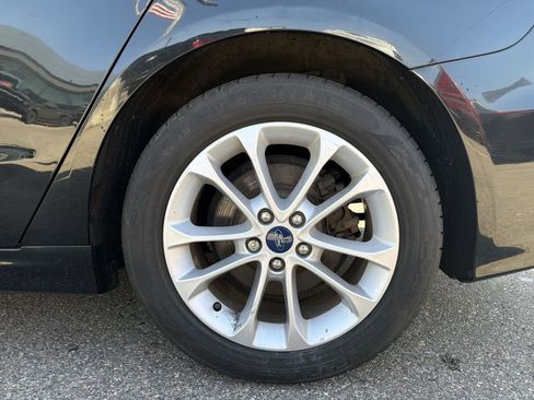 Used 2020 Ford Fusion SE FWD image 17