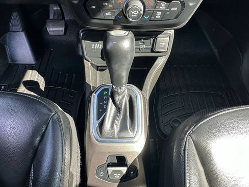 Used 2020 Jeep Renegade Limited w/ UConnect 8.4 Nav Group AWD/4WD image 27
