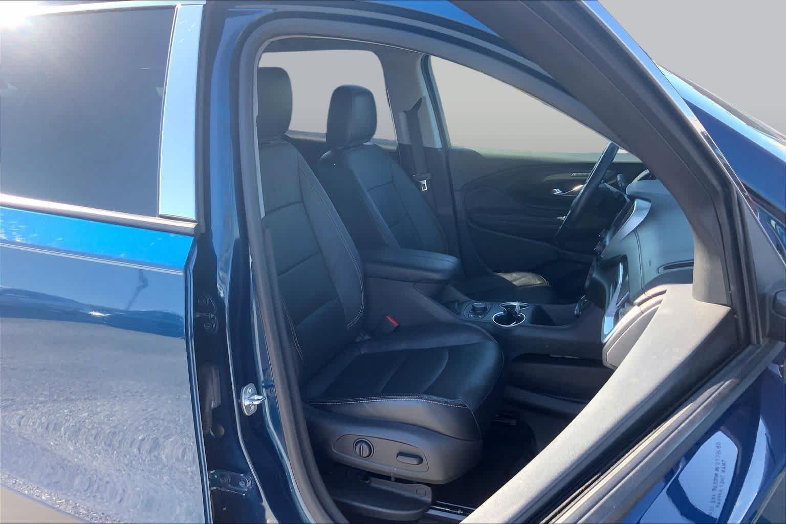 Used 2021 GMC Terrain SLT w/ Infotainment Package II FWD image 9