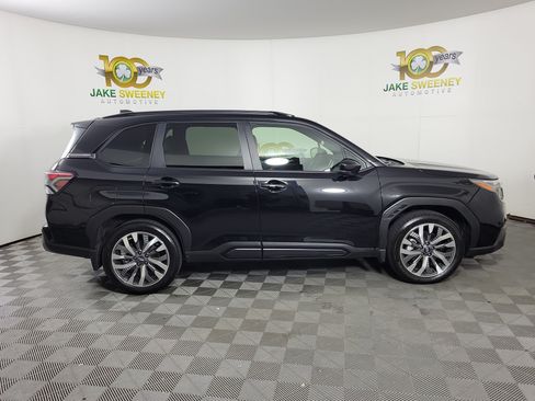 Used 2025 Subaru Forester Touring AWD/4WD image 4