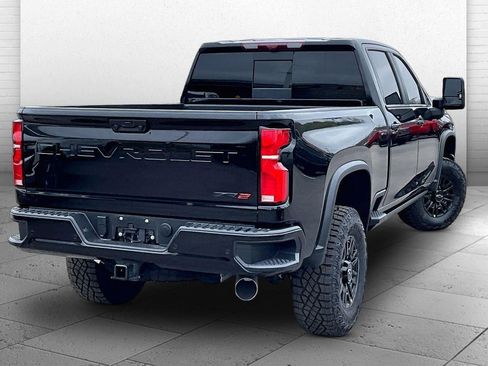 Used 2025 Chevrolet Silverado 2500 ZR2 w/ Technology Package AWD/4WD image 12