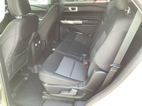 Used 2022 Ford Explorer XLT image 10
