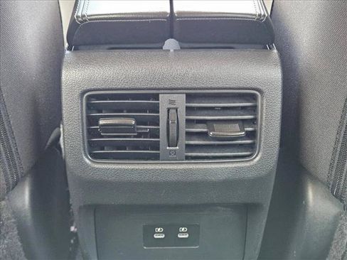 Used 2025 Nissan Rogue SV FWD image 16