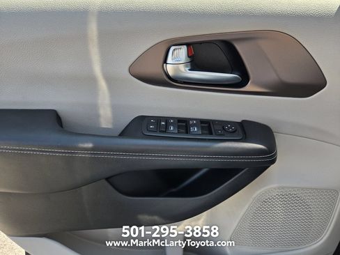 Used 2022 Chrysler Voyager LX FWD image 30