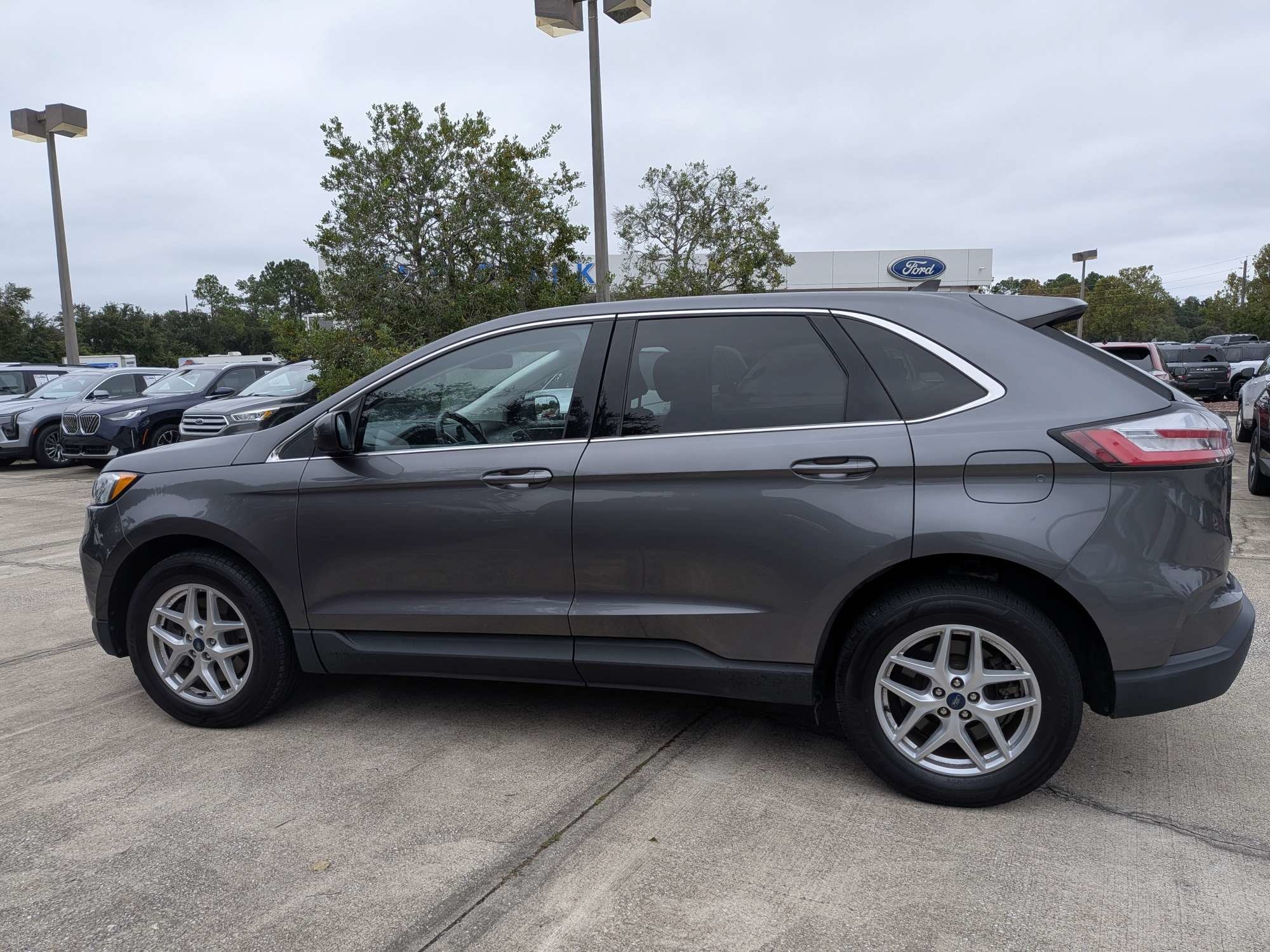 Used 2022 Ford Edge SEL AWD/4WD image 7