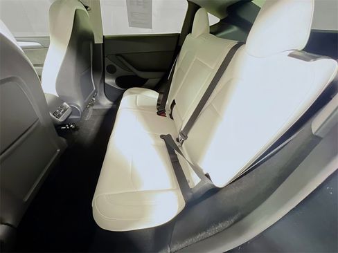 Used 2024 Tesla Model Y Long Range image 23