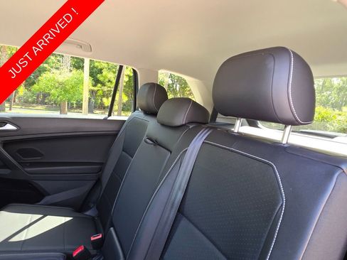 Used 2021 Volkswagen Tiguan SE FWD image 21