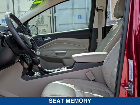 Used 2017 Ford Escape Titanium FWD image 22
