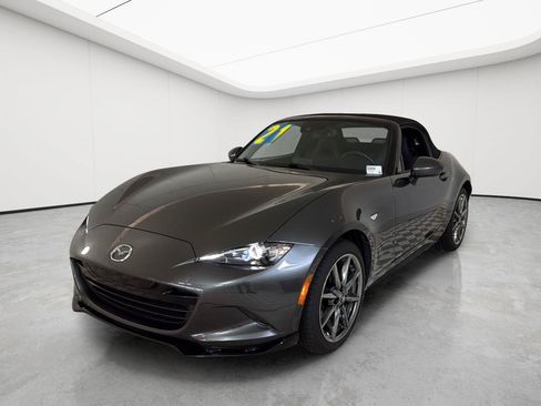 Used 2021 MAZDA MX-5 Miata Grand Touring RWD image 3