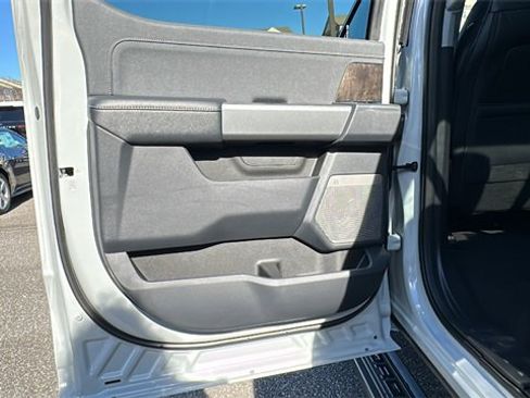 New 2026 Ford F250 Lariat w/ Black Appearance Package image 19