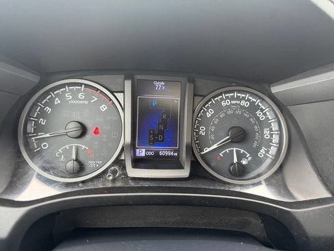 Used 2019 Toyota Tacoma TRD Off-Road w/ TRD Premium Off Road Package AWD/4WD image 21