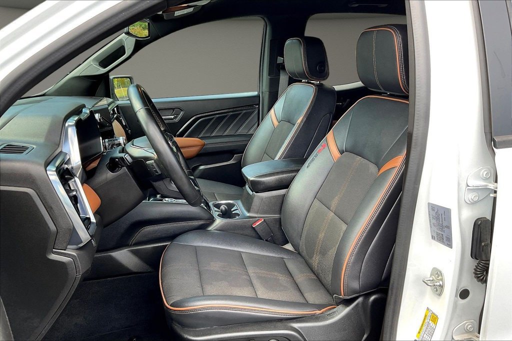Used 2024 GMC Canyon AT4 w/ Technology Package AWD/4WD image 25