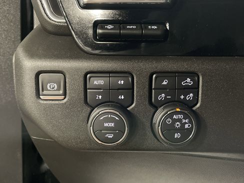 Used 2024 Chevrolet Silverado 1500 High Country w/ High Country Premium Package image 22