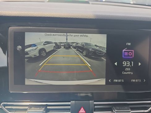 Used 2022 Kia Niro EX FWD image 22