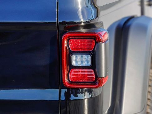 New 2026 Jeep Gladiator Rubicon w/ Steel Bumper Group image 10