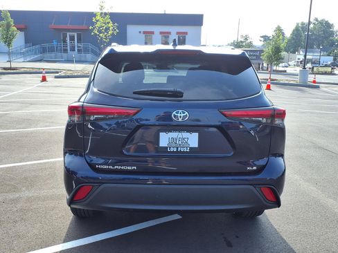 Used 2023 Toyota Highlander XLE FWD image 28