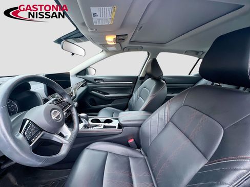 Used 2024 Nissan Altima 2.5 SR w/ SR Premium Package image 29