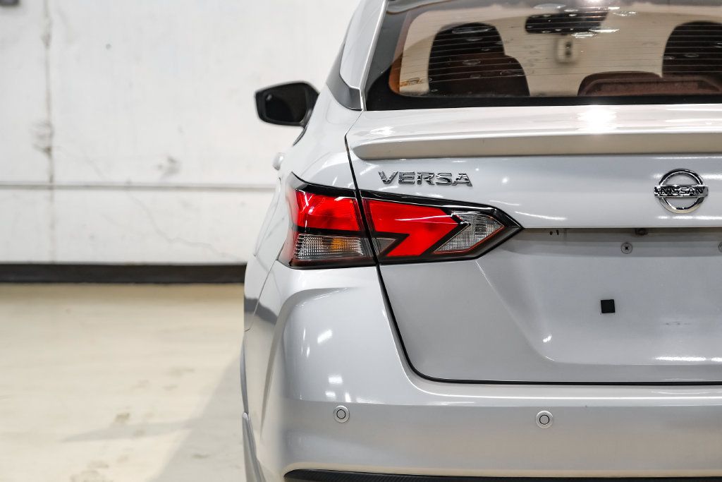 Used 2020 Nissan Versa SR FWD image 43