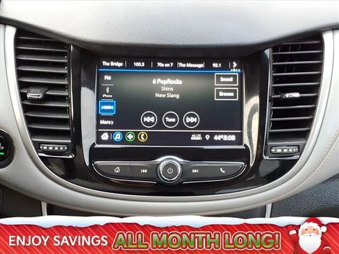 Used 2020 Chevrolet Trax LT w/ LT Convenience Package image 21