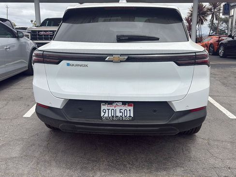 Used 2025 Chevrolet Equinox EV LT FWD image 4