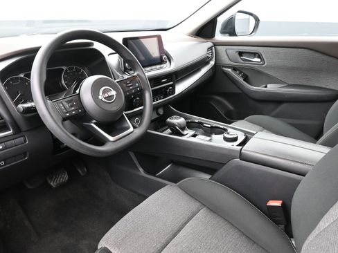 Used 2023 Nissan Rogue SV image 10